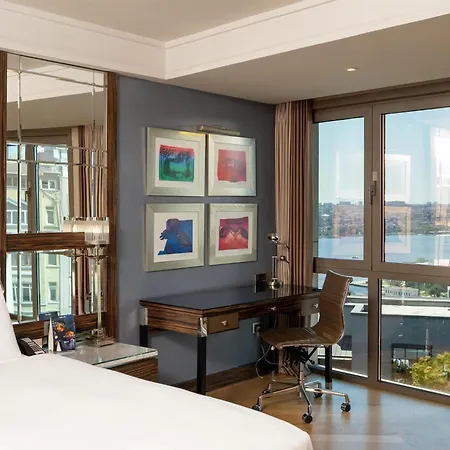 Radisson Blu Hotel Istanbul Pera-2