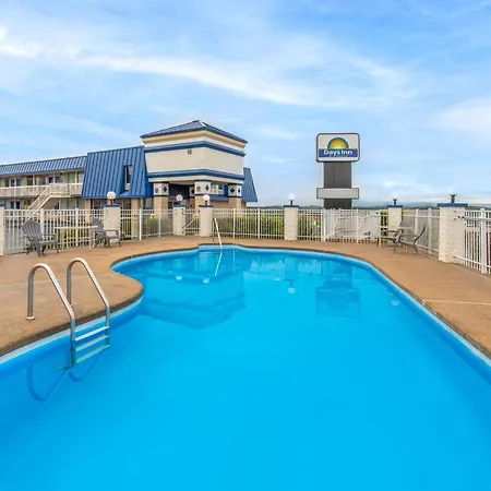 Days Inn By Wyndham Harrisonburg-2