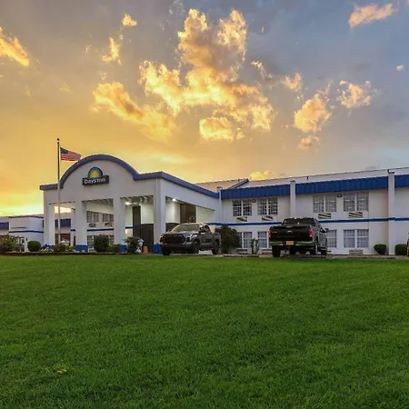 Days Inn By Wyndham Madisonville-2
