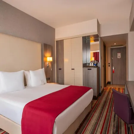 Ramada Plaza By Wyndham Izmir-2