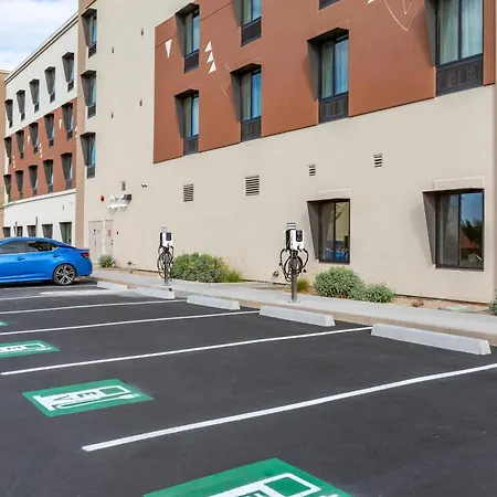 Comfort Suites Scottsdale Talking Stick Entertainment District-2