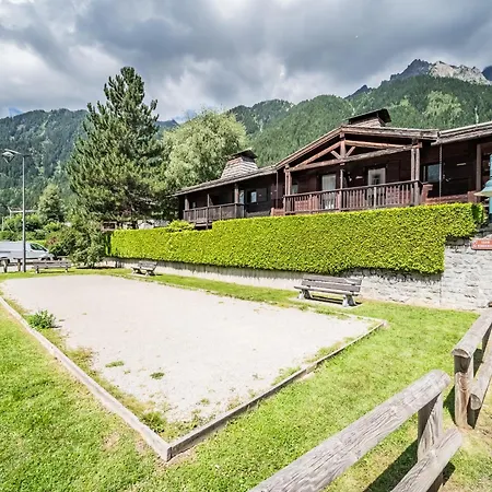 Eden Hotel, Apartments And Chalet Chamonix Les Praz-3