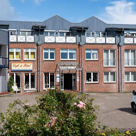 Hotel am Holzhafen-2