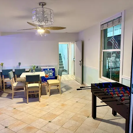New 2026-Ocean Sands Beach Boutique Inn-24Hr Sauna And Salt-Mineral Pool-Free Beach Bikes And Famous Beach-Fresh Baked Cookies-Popcorn-In Room Bathrobes-Sunscreen-65 Inch Tvsnetflix-Bedside Candy-Free Laundry- 4 Grand Black Beds-Call & Save-1-252-Aha-3
