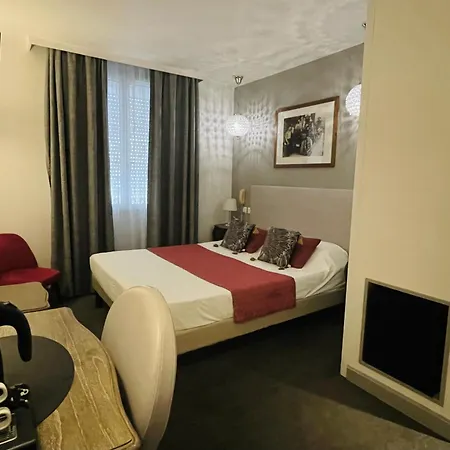 Brit Hotel Acacias-3