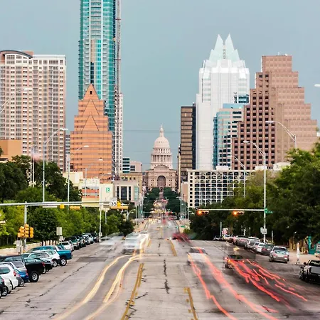 Wyndham Garden Hotel Austin-2