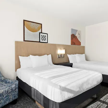 Spark By Hilton Panama City Beach-3