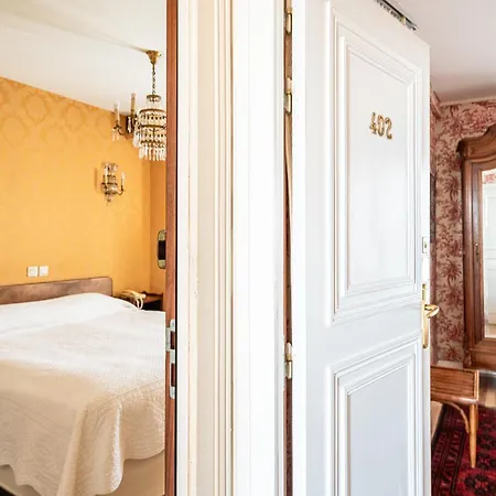 Hotel De L'Abeille-3
