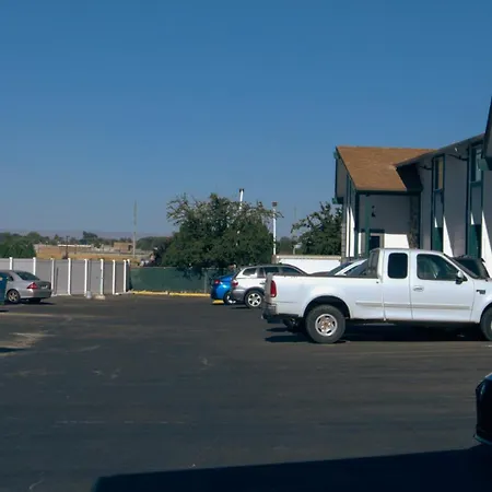 Nampa Inn & Suites-2