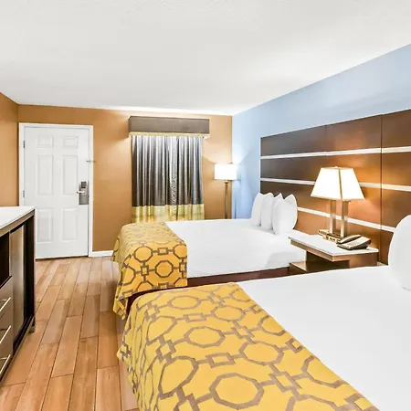 Baymont By Wyndham Forest City-2