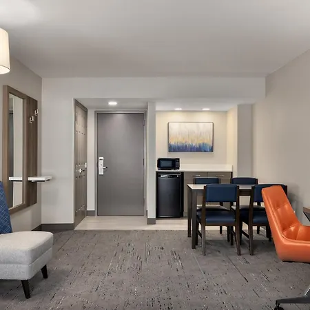 Holiday Inn Express Fayetteville Fort Bragg By Ihg-2