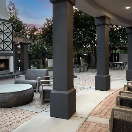 Courtyard By Marriott Pensacola Downtown-3
