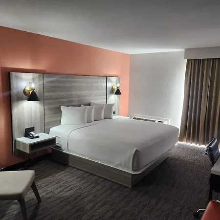 The Grand Inn Peoria-3