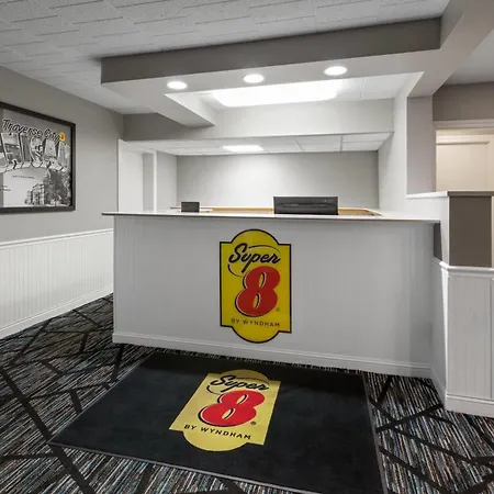 Super 8 By Wyndham Traverse City-2