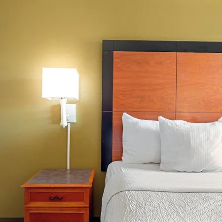 Travelodge By Wyndham Phoenix North-3