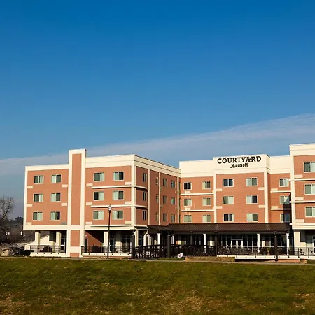 Courtyard By Marriott Rome-3