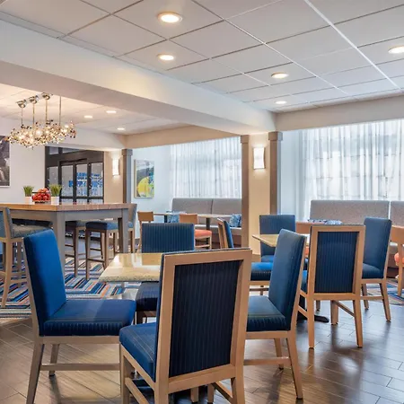Hampton Inn Akron-South-3