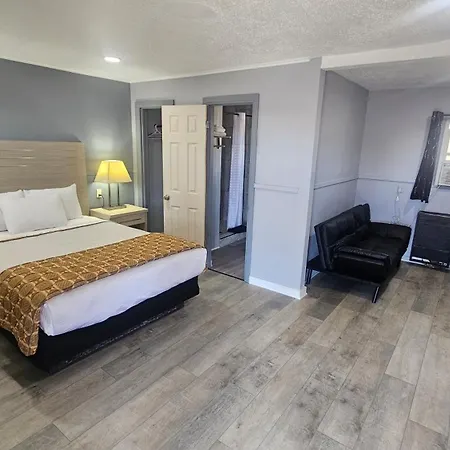 Travelers Inn-2