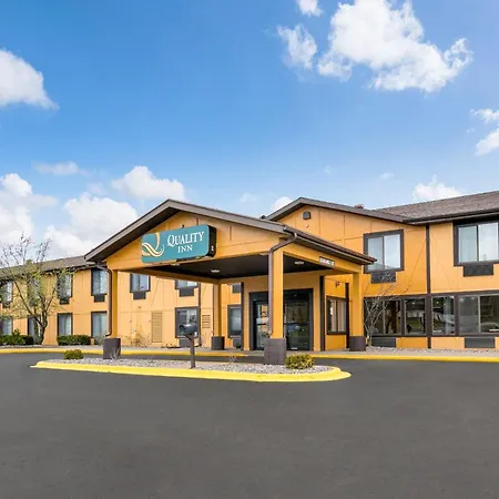 Quality Inn Marquette-3
