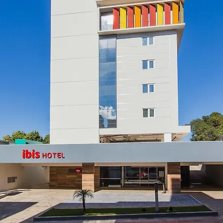 Ibis Erechim-3