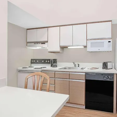 Hawthorn Extended Stay By Wyndham Green Bay-3