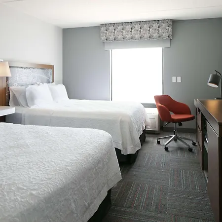 Hampton Inn Dubuque-2