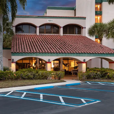 Ramada By Wyndham West Palm Beach Airport-3