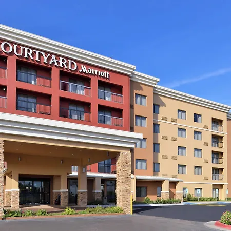 Courtyard By Marriott Laredo-2