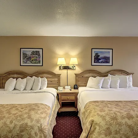 Days Inn & Suites By Wyndham Lolo-2