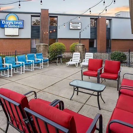 Days Inn & Suites By Wyndham Northwest Indianapolis-3