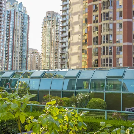 Rosedale On Robson Suite Hotel-3