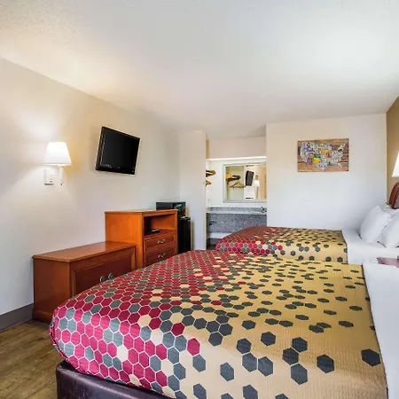 Econo Lodge Lebanon-3