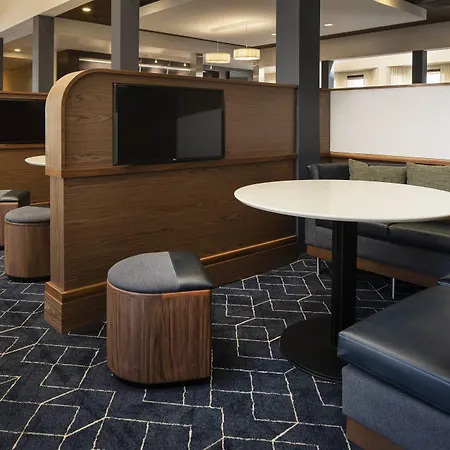 Courtyard By Marriott Palm Springs-3