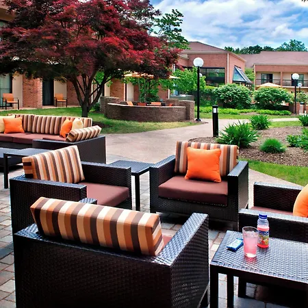 Courtyard By Marriott Hartford Windsor Airport-3