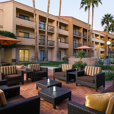 Courtyard By Marriott Phoenix North-2