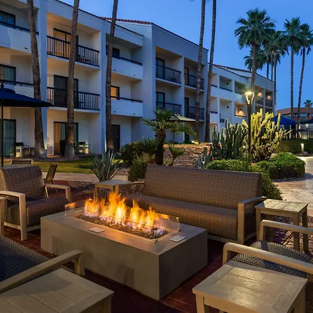 Courtyard By Marriott Phoenix North-3