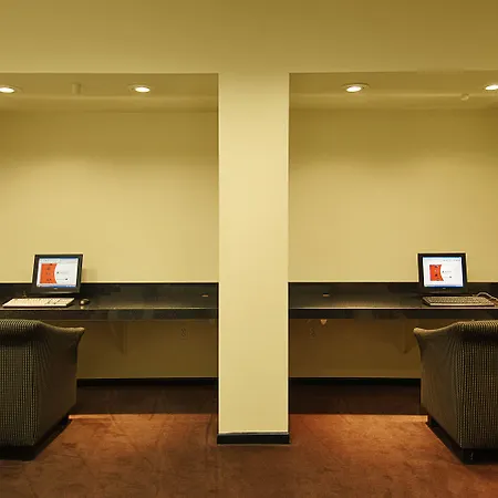 Ramada Plaza By Wyndham West Hollywood Hotel & Suites-2