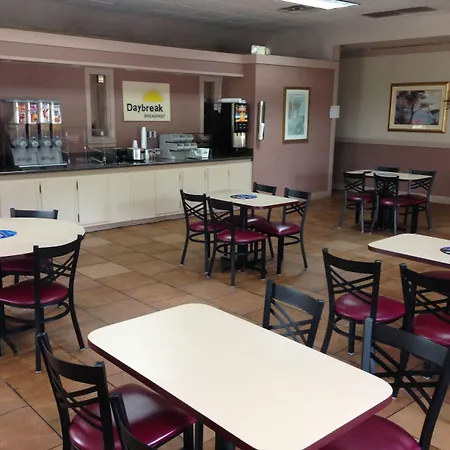 Days Inn By Wyndham Cullman-3