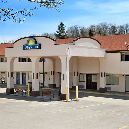 Rodeway Inn & Suites Monroeville-Pittsburgh-3
