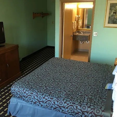 Days Inn By Wyndham Sharonville-3