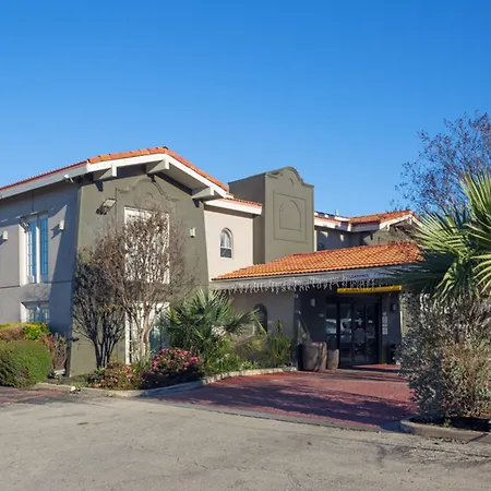 Baymont By Wyndham Austin University Area-2