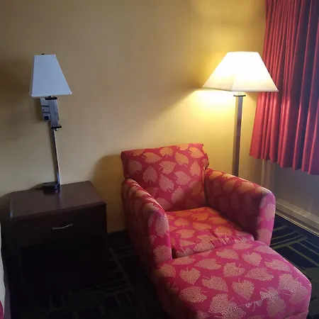 Econo Lodge Evansville-2