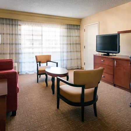 Courtyard By Marriott Pleasanton-2