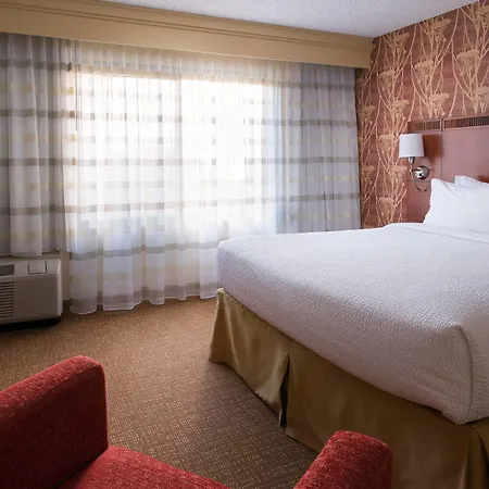 Courtyard By Marriott Pleasanton-3