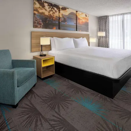 Days Inn Of Frederick By Wyndham-3