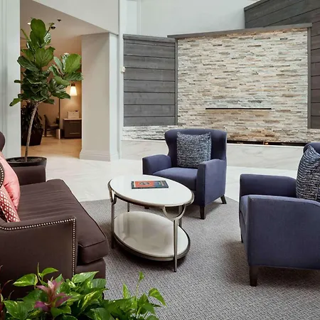 Hilton Suites Brentwood-3