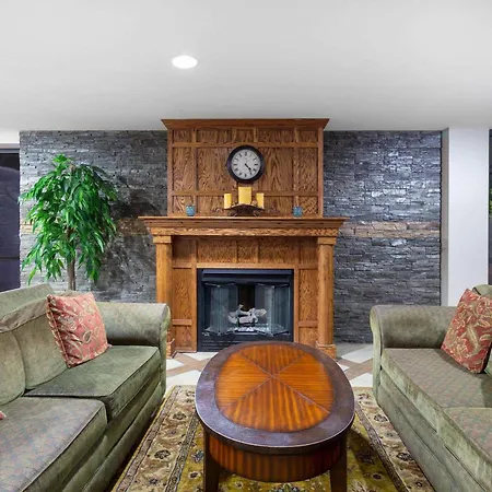Baymont By Wyndham Elkhart-2