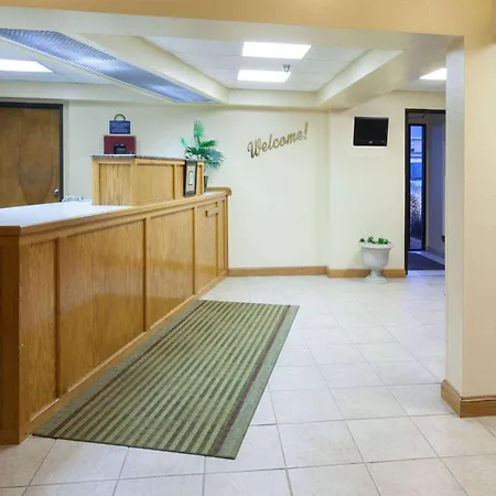 Days Inn By Wyndham Shawnee-3