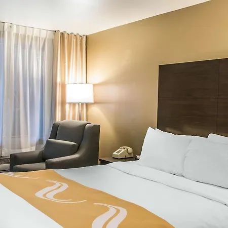 Quality Inn & Suites Houghton Downtown-3