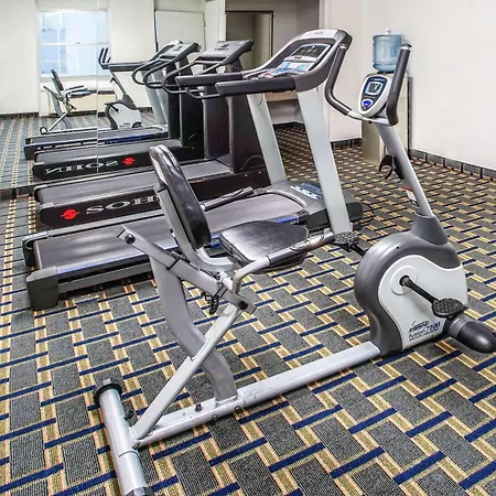 Days Inn By Wyndham Roanoke Hollins Near I-81-3